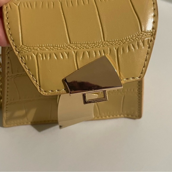 Like Dreams Mini Micro Crossbody Bag Shoulder Chain Strap In Yellow Croc Color - Picture 7 of 11